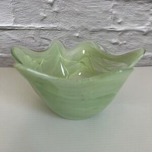 Vintage Alabaster Scalloped Shape Art Glass Bowl Light Green Swirl